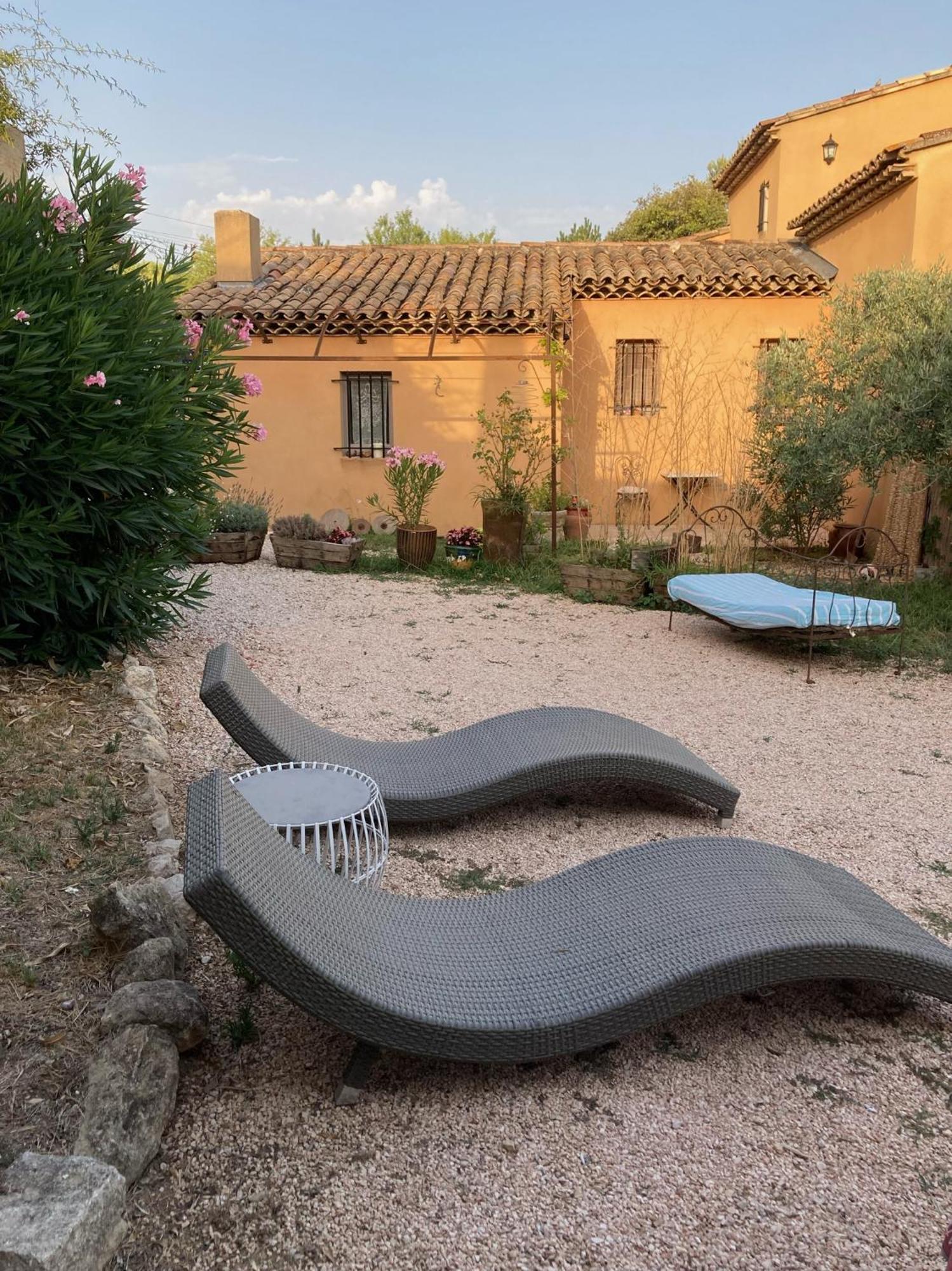 Villa La Petite Garrigue Mérindol Esterno foto